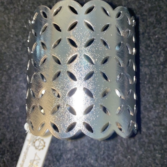 Amrita Singh Allyson open silver tone cuff bracelet. 2.75 “ wide. NWT. - Picture 5 of 8